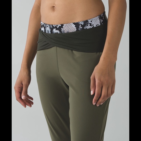 Lululemon Sunset Salutation Crop - Picture 7 of 16